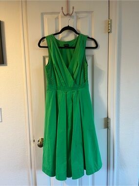 Eliza J Emerald Green Sleeveless V-Neck Midi Dress Size 4